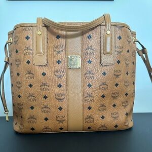 MCM REVERSIBLE LIZ SHOPPER IN VISETOS - MEDIUM